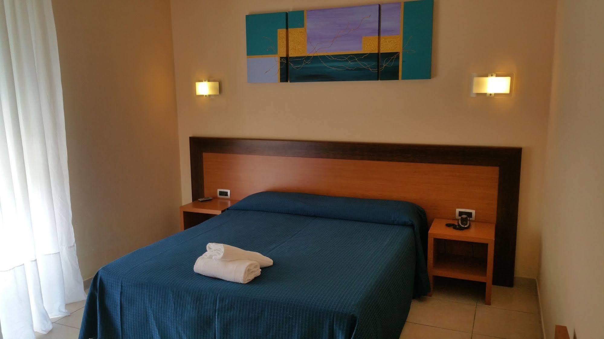 Hotel Club Koine Отранто Экстерьер фото